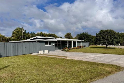 House in Wilton Manors, Florida 5 bedrooms, 164.9 sq.m. № 2083214 - photo 9