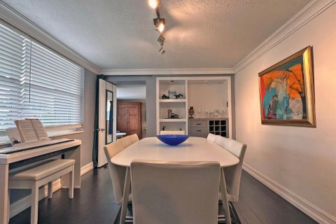 House in Wilton Manors, Florida 5 bedrooms, 164.9 sq.m. № 2083214 - photo 22
