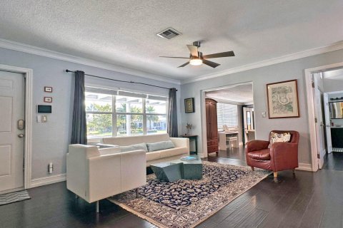 House in Wilton Manors, Florida 5 bedrooms, 164.9 sq.m. № 2083214 - photo 20