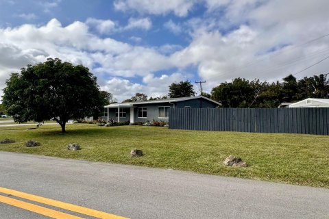 House in Wilton Manors, Florida 5 bedrooms, 164.9 sq.m. № 2083214 - photo 10