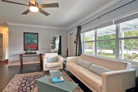 House in Wilton Manors, Florida 5 bedrooms, 164.9 sq.m. № 2083214 - photo 17