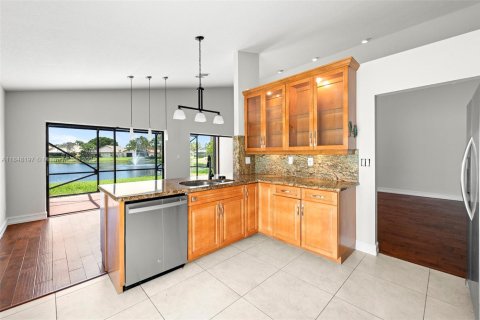 House in Boynton Beach, Florida 3 bedrooms, 165.46 sq.m. № 1877797 - photo 9