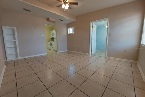 Villa ou maison à louer à Port Charlotte, Floride: 2 chambres, 71.35 m2 № 2437190 - photo 16