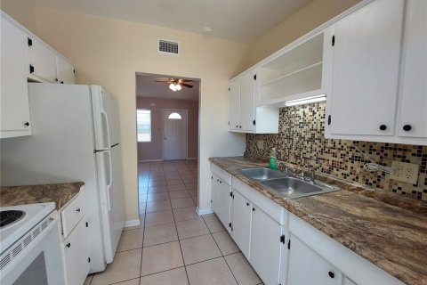 Villa ou maison à louer à Port Charlotte, Floride: 2 chambres, 71.35 m2 № 2437190 - photo 20