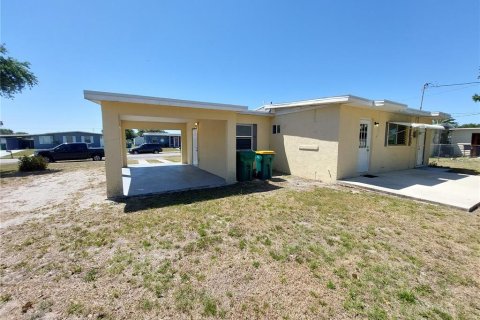 Villa ou maison à louer à Port Charlotte, Floride: 2 chambres, 71.35 m2 № 2437190 - photo 6