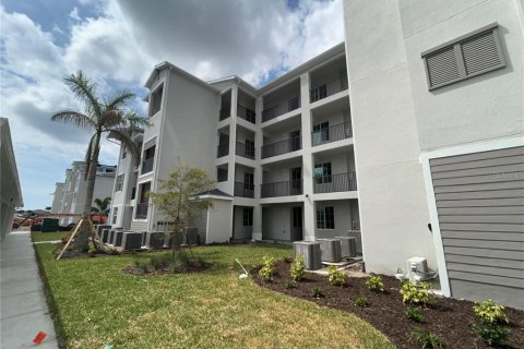 Condo in Venice, Florida, 2 bedrooms in WELLEN PARK  № 1884788 - photo 2