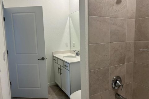 Condo in Venice, Florida, 2 bedrooms in WELLEN PARK  № 1884788 - photo 12