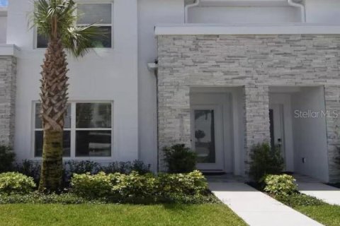 Adosado en venta en Clermont, Florida, 4 dormitorios, 172.24 m2 № 1756992 - foto 1