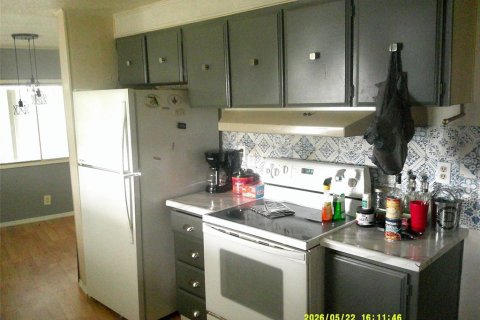 Appartement à louer à Summerfield, Floride: 2 chambres, 203.08 m2 № 2148596 - photo 3