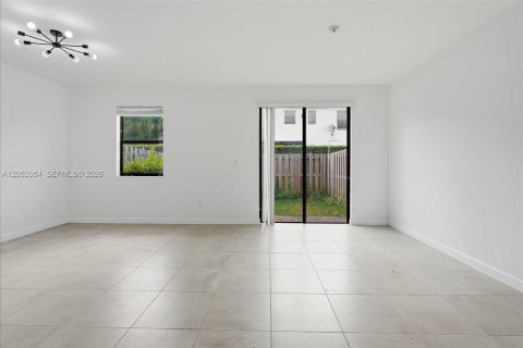 Touwnhouse à vendre à Homestead, Floride: 3 chambres, 173.73 m2 № 2260561 - photo 5