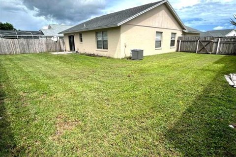 Villa ou maison à louer à Kissimmee, Floride: 3 chambres, 123.37 m2 № 1901719 - photo 12