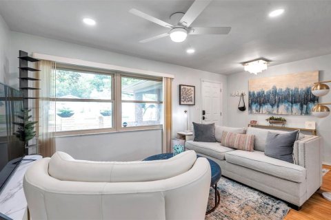 House in Tarpon Springs, Florida 2 bedrooms, 136.01 sq.m. № 1796839 - photo 14