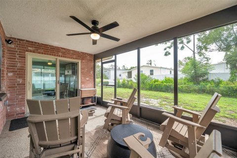 House in Tarpon Springs, Florida 2 bedrooms, 136.01 sq.m. № 1796839 - photo 17