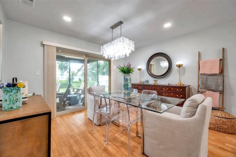 House in Tarpon Springs, Florida 2 bedrooms, 136.01 sq.m. № 1796839 - photo 16