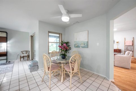 House in Tarpon Springs, Florida 2 bedrooms, 136.01 sq.m. № 1796839 - photo 30