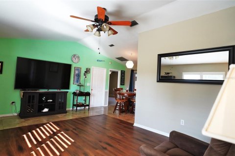 House in Port Charlotte, Florida 3 bedrooms, 148.83 sq.m. № 2095865 - photo 7