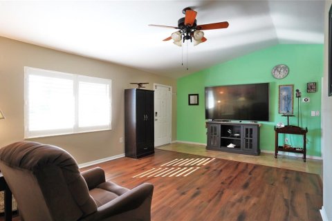 House in Port Charlotte, Florida 3 bedrooms, 148.83 sq.m. № 2095865 - photo 6