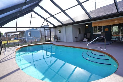 House in Port Charlotte, Florida 3 bedrooms, 148.83 sq.m. № 2095865 - photo 19
