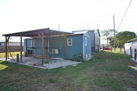 House in Port Charlotte, Florida 3 bedrooms, 148.83 sq.m. № 2095865 - photo 21