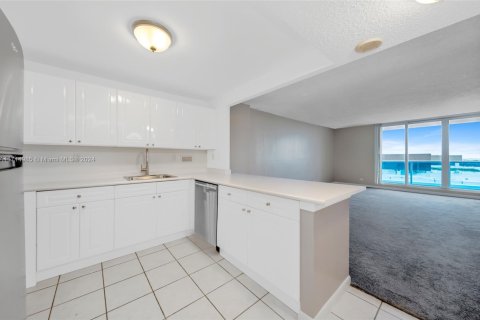 Купить кондоминиум в Майами-Бич, Флорида 55.74м2, № 1958067 - фото 15