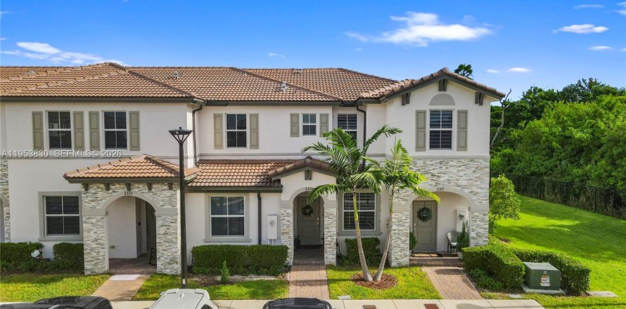 Adosado en Miami, Florida 3 dormitorios, 123.37 m2 № 2153290