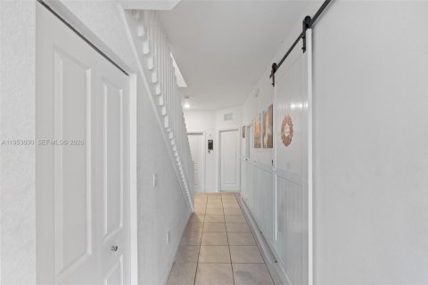 Adosado en venta en Miami, Florida, 3 dormitorios, 123.37 m2 № 2153290 - foto 18