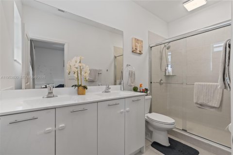 Adosado en venta en Miami, Florida, 3 dormitorios, 123.37 m2 № 2153290 - foto 28