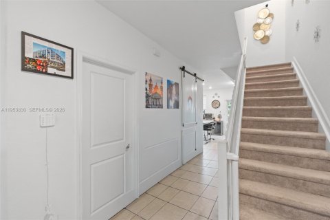Adosado en venta en Miami, Florida, 3 dormitorios, 123.37 m2 № 2153290 - foto 22