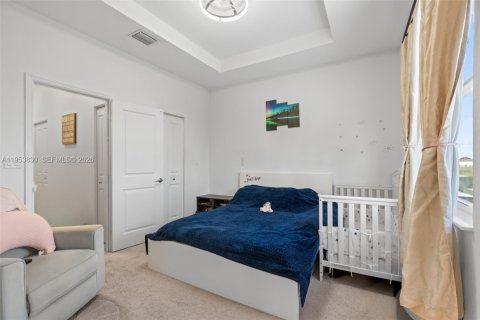 Adosado en venta en Miami, Florida, 3 dormitorios, 123.37 m2 № 2153290 - foto 24