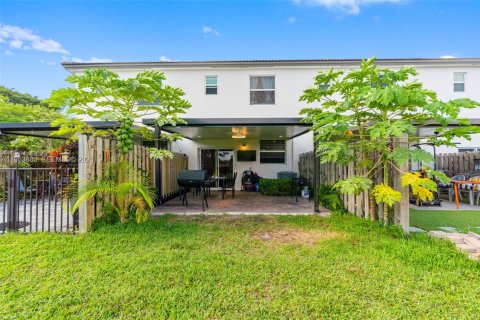 Adosado en venta en Miami, Florida, 3 dormitorios, 123.37 m2 № 2153290 - foto 17