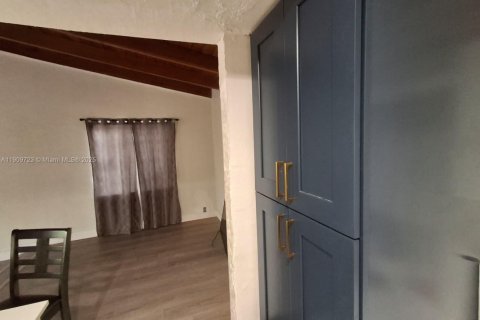 Casa en venta en Miramar, Florida, 4 dormitorios, 186.36 m2 № 1968654 - foto 10