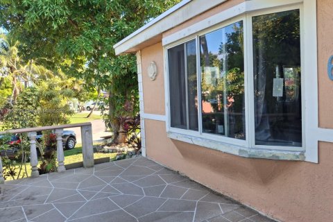 Casa en venta en Miramar, Florida, 4 dormitorios, 186.36 m2 № 1968654 - foto 6