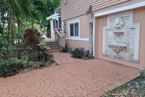 Casa en venta en Miramar, Florida, 4 dormitorios, 186.36 m2 № 1968654 - foto 4