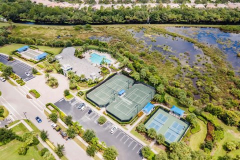 House in Sarasota, Florida 3 bedrooms, 231.23 sq.m. № 1533731 - photo 27