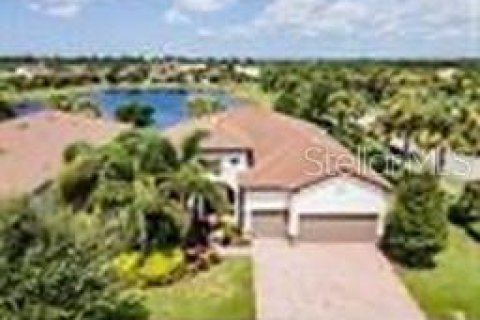 House in Sarasota, Florida 3 bedrooms, 231.23 sq.m. № 1533731 - photo 1