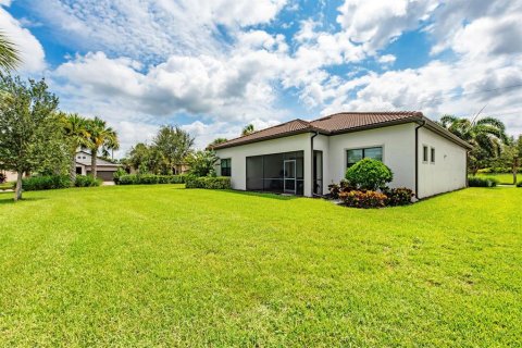 House in Sarasota, Florida 3 bedrooms, 231.23 sq.m. № 1533731 - photo 23