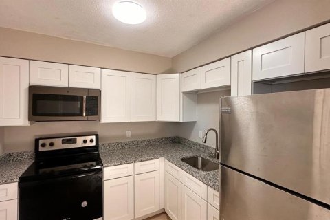 Apartamento en alquiler en Lake Alfred, Florida, 1 dormitorio, 576.46 m2 № 1917994 - foto 4