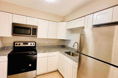 Apartamento en alquiler en Lake Alfred, Florida, 1 dormitorio, 576.46 m2 № 1917994 - foto 3