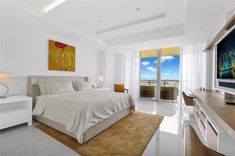 Купить кондоминиум в Бэл-Харбор, Флорида 4 спальни, 330.36м2, № 2021725 - фото 29