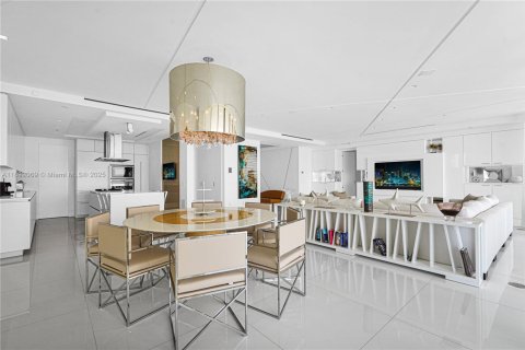 Купить кондоминиум в Бэл-Харбор, Флорида 4 спальни, 330.36м2, № 2021725 - фото 14