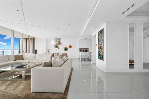 Купить кондоминиум в Бэл-Харбор, Флорида 4 спальни, 330.36м2, № 2021725 - фото 18