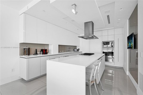 Купить кондоминиум в Бэл-Харбор, Флорида 4 спальни, 330.36м2, № 2021725 - фото 23