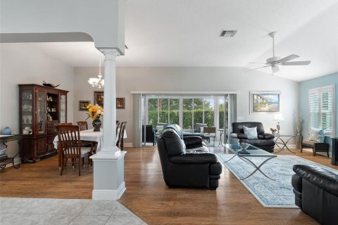 Casa en venta en The Villages, Florida, 3 dormitorios, 175.31 m2 № 2314667 - foto 5