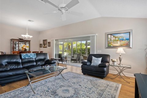 Casa en venta en The Villages, Florida, 3 dormitorios, 175.31 m2 № 2314667 - foto 7