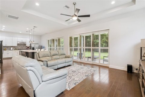 House in LAKESHORE in Winter Garden, Florida 4 bedrooms, 257.15 sq.m. № 2211045 - photo 6