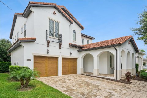 House in LAKESHORE in Winter Garden, Florida 4 bedrooms, 257.15 sq.m. № 2211045