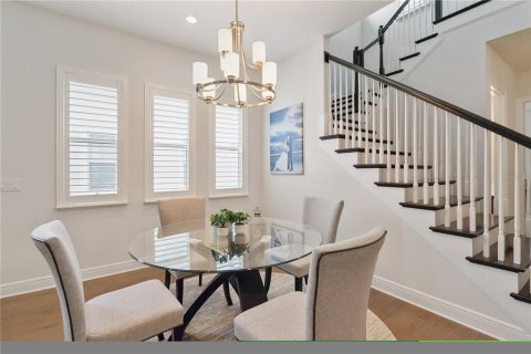 House in LAKESHORE in Winter Garden, Florida 4 bedrooms, 257.15 sq.m. № 2211045 - photo 10