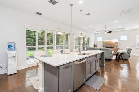 House in LAKESHORE in Winter Garden, Florida 4 bedrooms, 257.15 sq.m. № 2211045 - photo 11