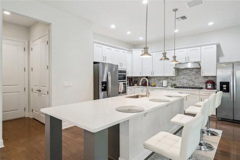 House in LAKESHORE in Winter Garden, Florida 4 bedrooms, 257.15 sq.m. № 2211045 - photo 15