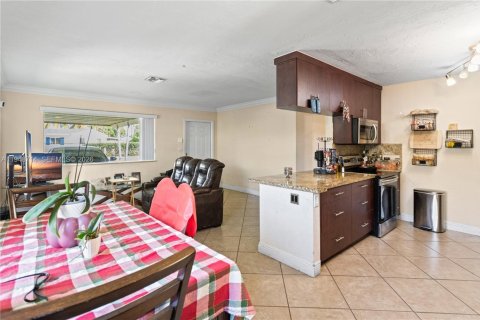 Villa ou maison à vendre à Hollywood, Floride: 4 chambres, 121.24 m2 № 2004815 - photo 8